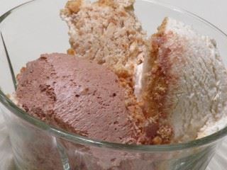 Sladoled sa karamel mlekom